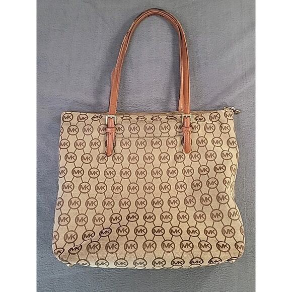 Michael Kors MK Beige & Brown Tote – Classic Shoulder Bag – Tons of Pockets - Picture 2 of 16